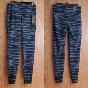 Old Navy active camouflage leggings